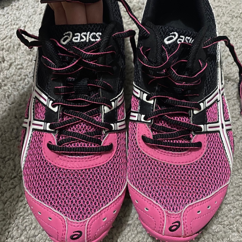 Track and field running shoe